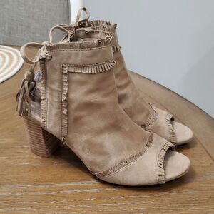 G.C. Boho Polka Open Toe, Fringe Laced Chunky Heel, Size 10